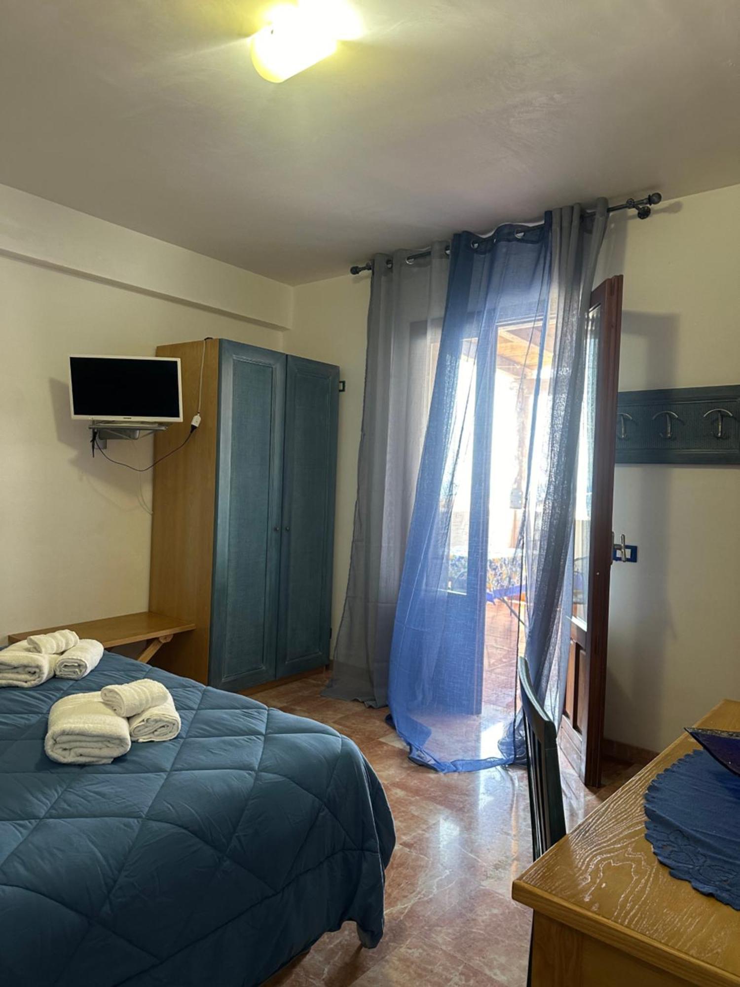 Isoladelmiele Hotel Marettimo Bagian luar foto